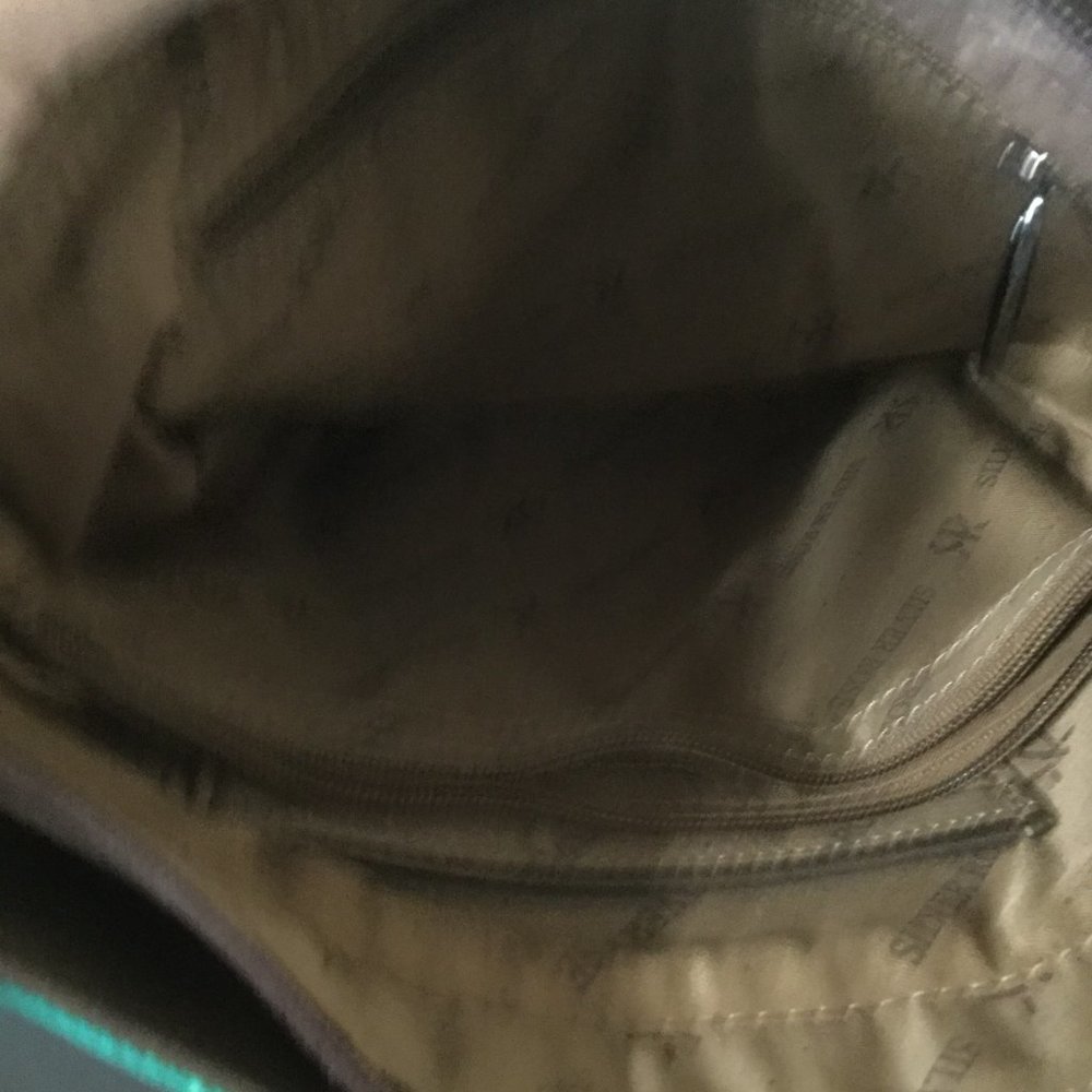 Purse - Picture 2 of 4